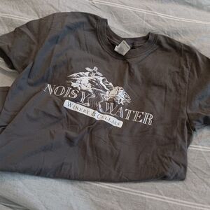 Women's noisy water winery tee